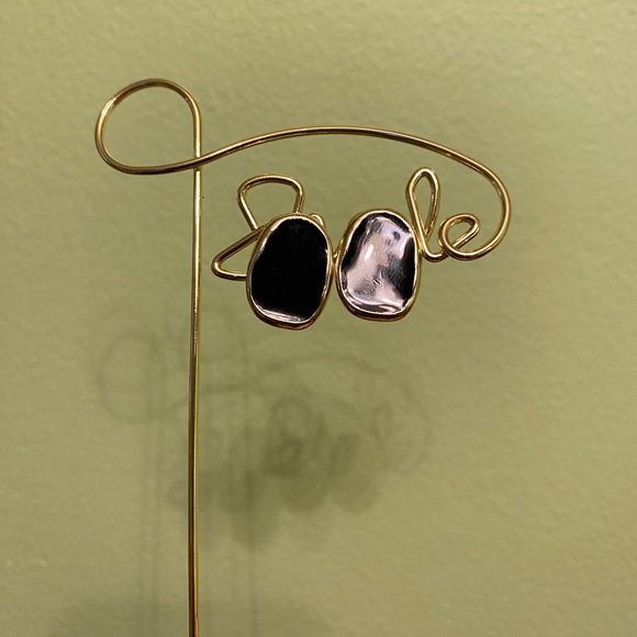 ⚜️3 for $30⚜️ French Retro Oval Black & Gold Earrings - Picture 6 of 8
